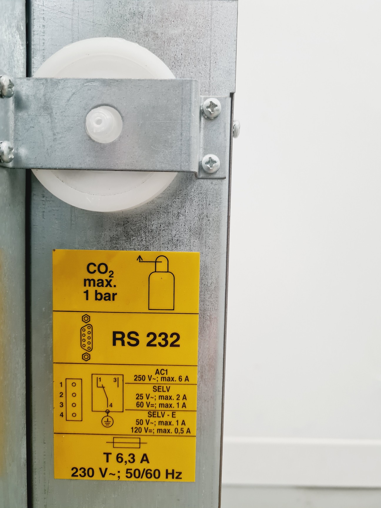 Image of Heraeus Heracell 150 Co2 Incubator Spares/Repair - Broken CO2 Port Lab