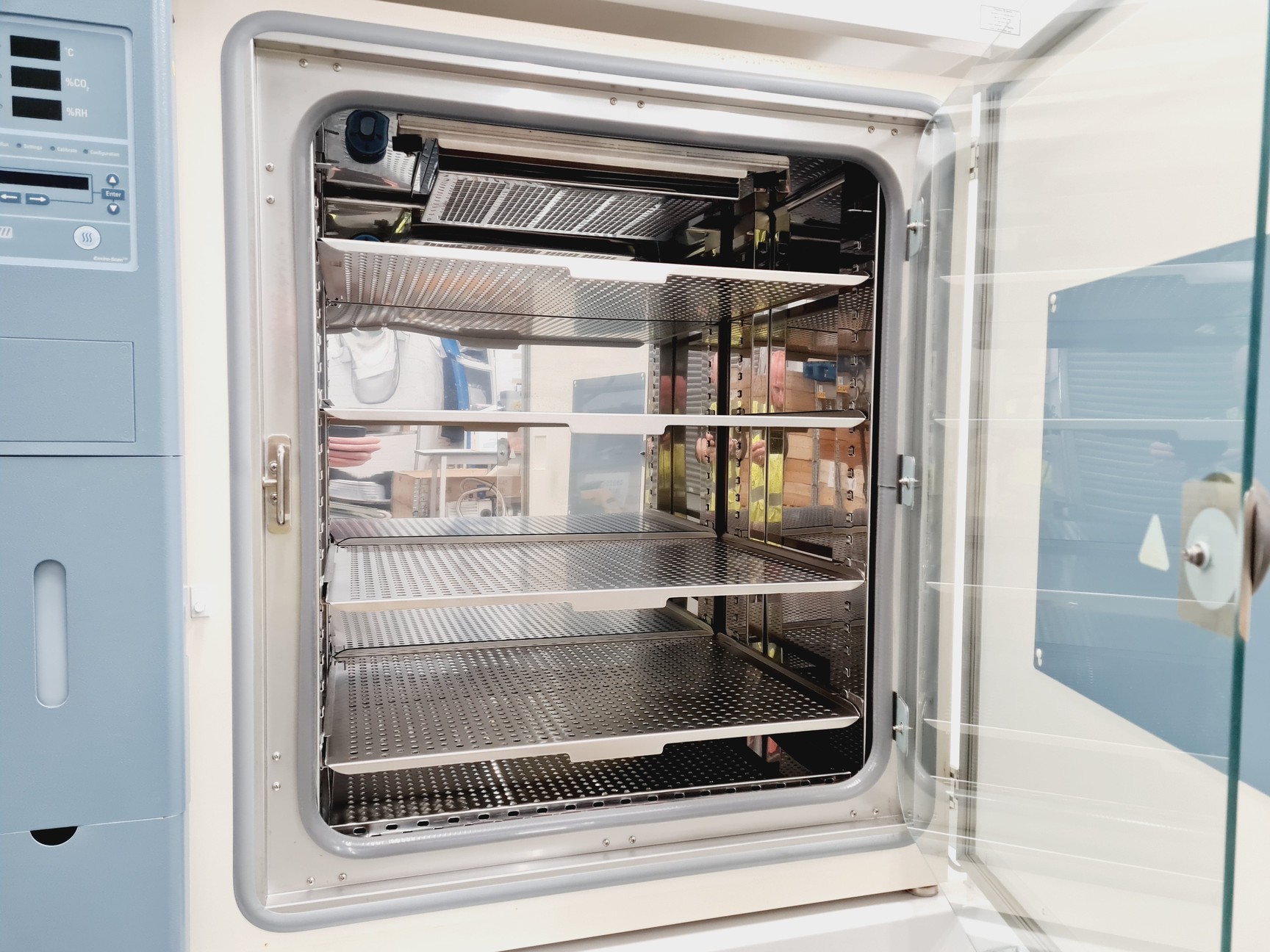 Image of Thermo Fisher Scientific Model 3311  Steri Cult Co2 Incubator & Trolley 