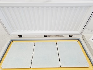 Thumbnail image of Sanyo Ultra Low Temperature Freezer Model: MDF-594 Lab
