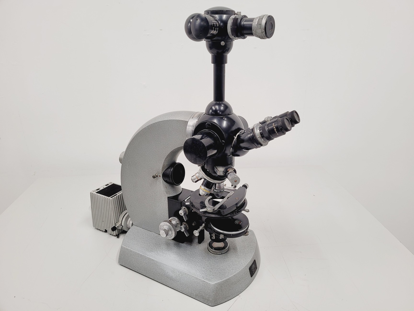 Image of Carl Zeiss Compound Microscope w/ 39 25 33 Transformer 5 x Objectives 10/25/40x