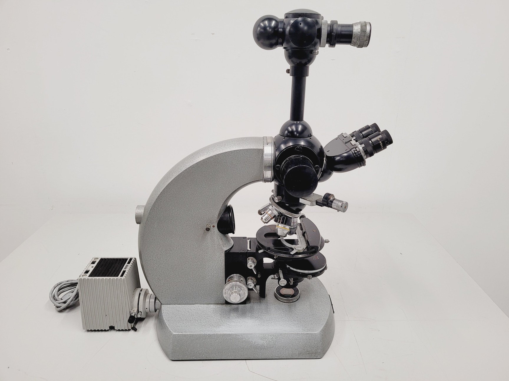 Image of Carl Zeiss Compound Microscope w/ 39 25 33 Transformer 5 x Objectives 10/25/40x
