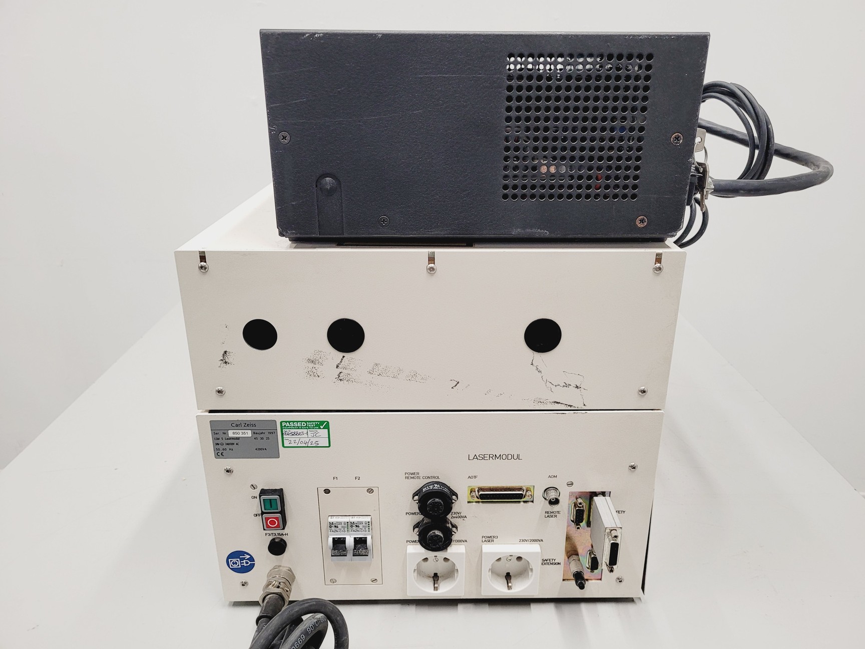 Image of Carl Zeiss LSM 5 Laser Module with 2 Lasos LGK lasers and Controller + PSU