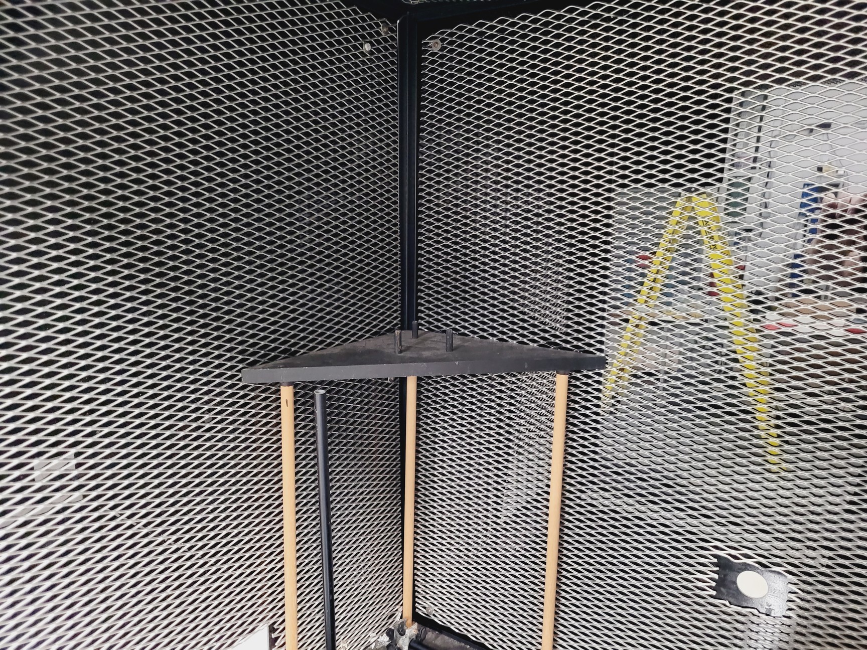 Image of Faraday Cage and Active Isolation Table 97 x 73 x 244cm Lab