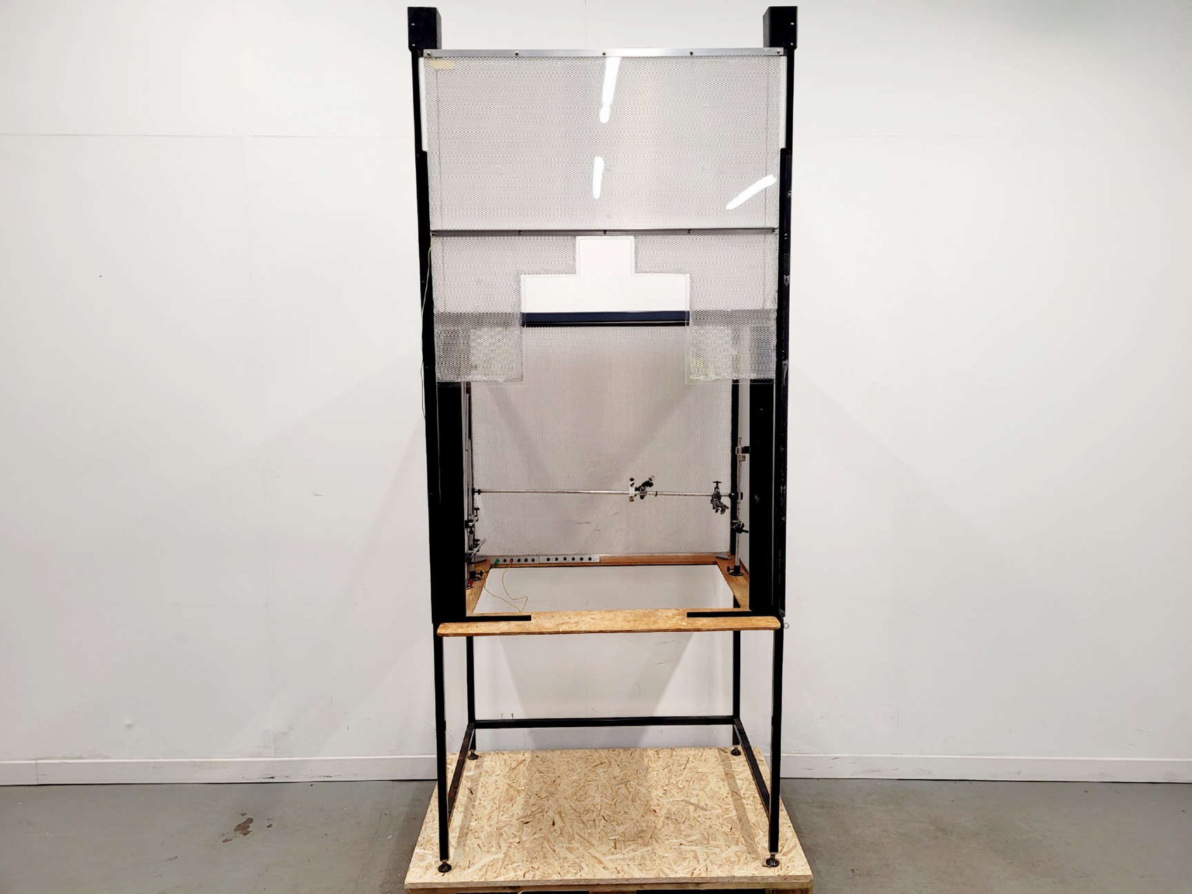 Image of Faraday Cage Enclosure 102 x 83 x 245cm  Lab