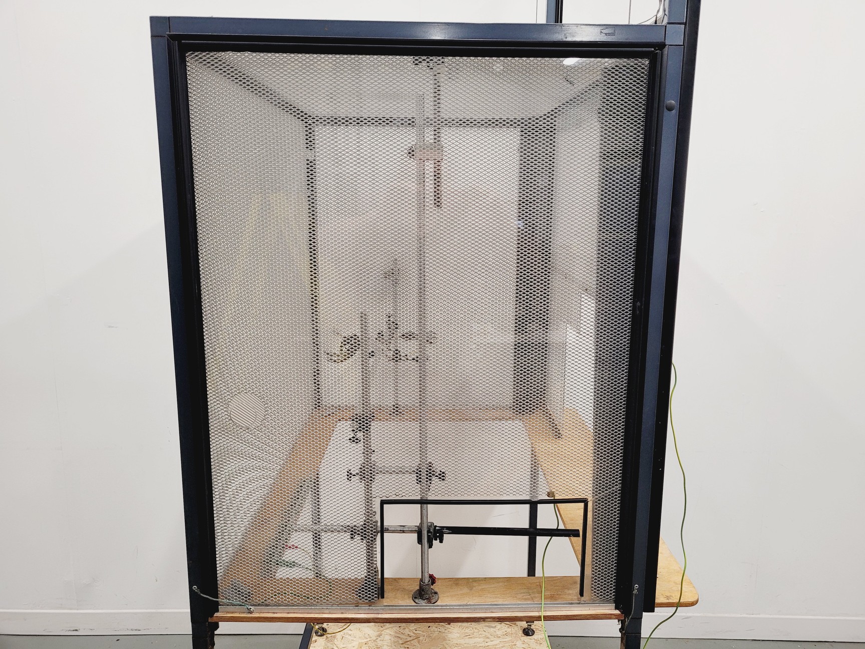 Image of Faraday Cage Enclosure 102 x 83 x 245cm  Lab