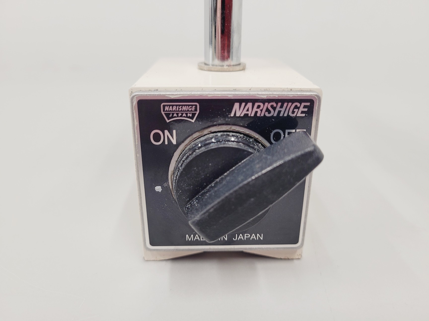 Image of Lot of 3 Narishige 3-axis Micromanipulators on Magnetic Stands M153, M152