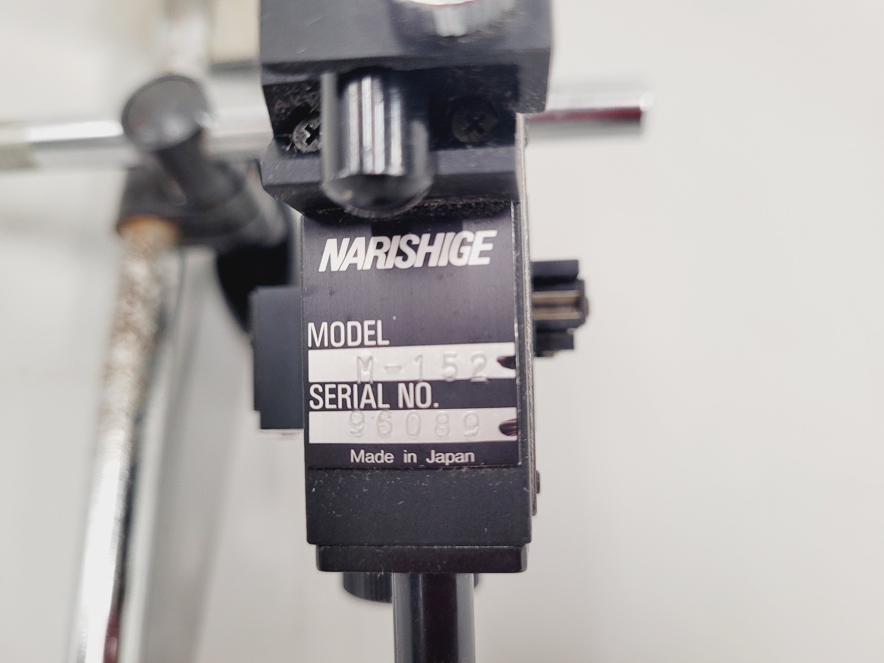 Image of Lot of 3 Narishige 3-axis Micromanipulators on Magnetic Stands M153, M152