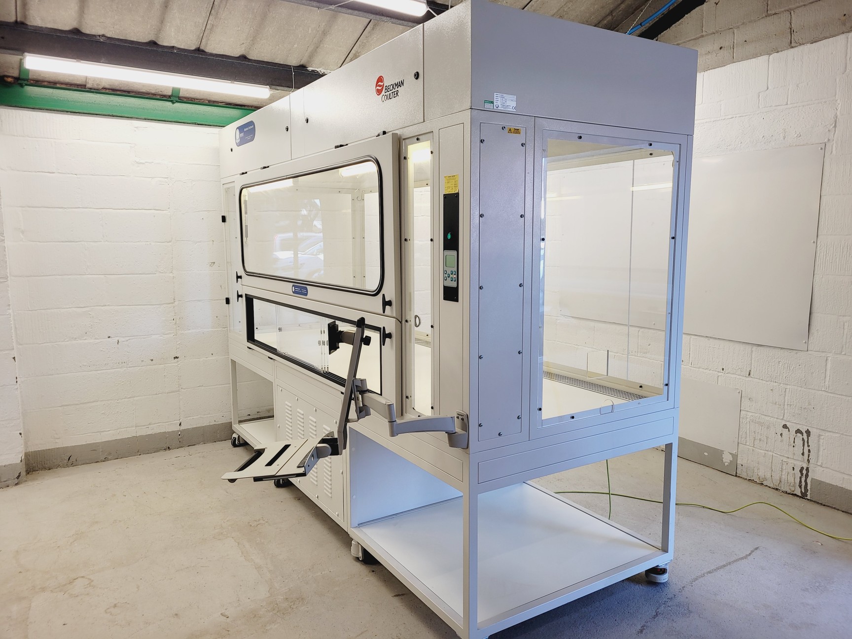 Image of Bigneat Robotics Enclosure Cabinet Class 2 RB3200/01 Lab