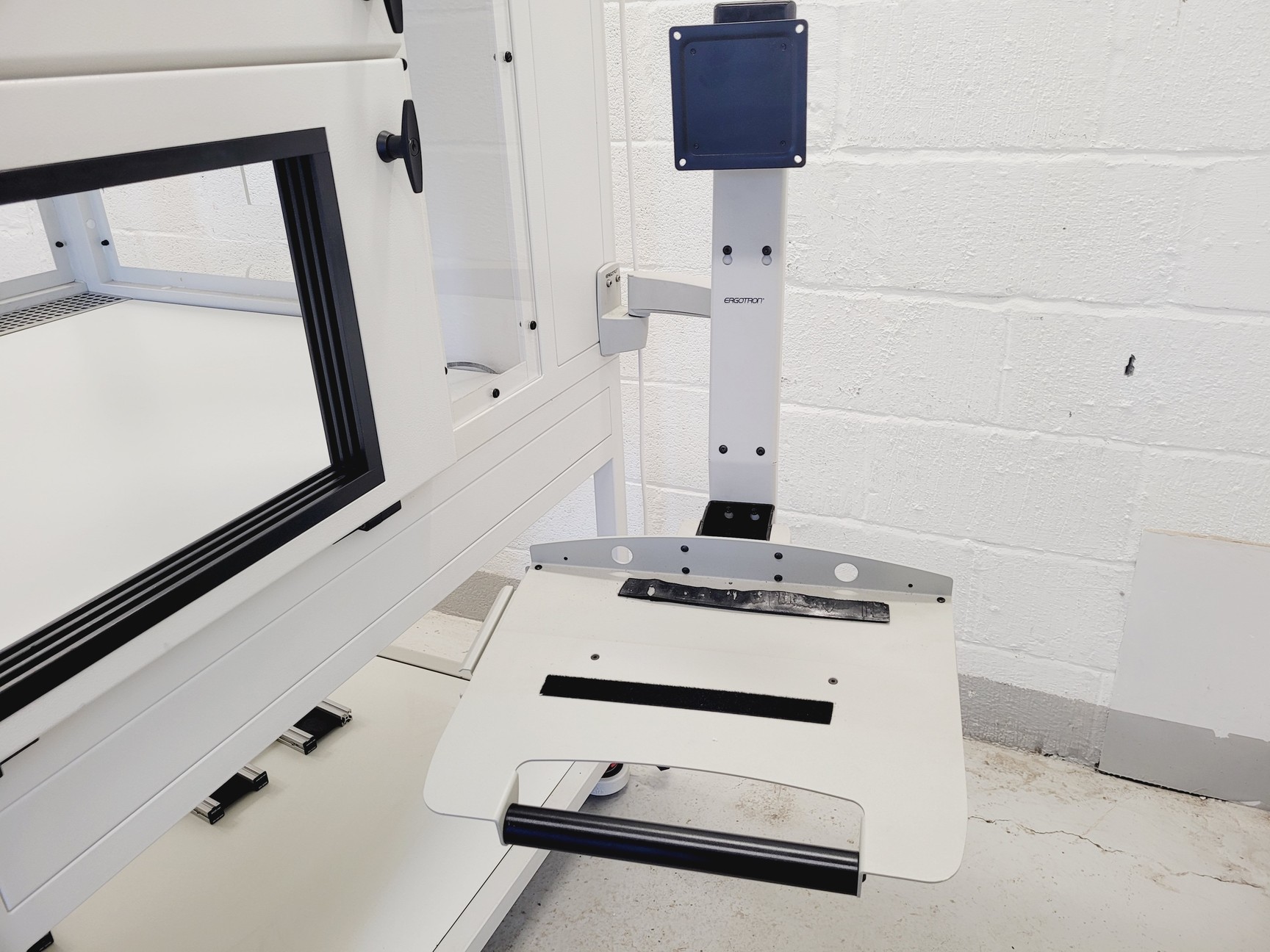 Image of Bigneat Robotics Enclosure Cabinet Class 2 RB3200/01 Lab