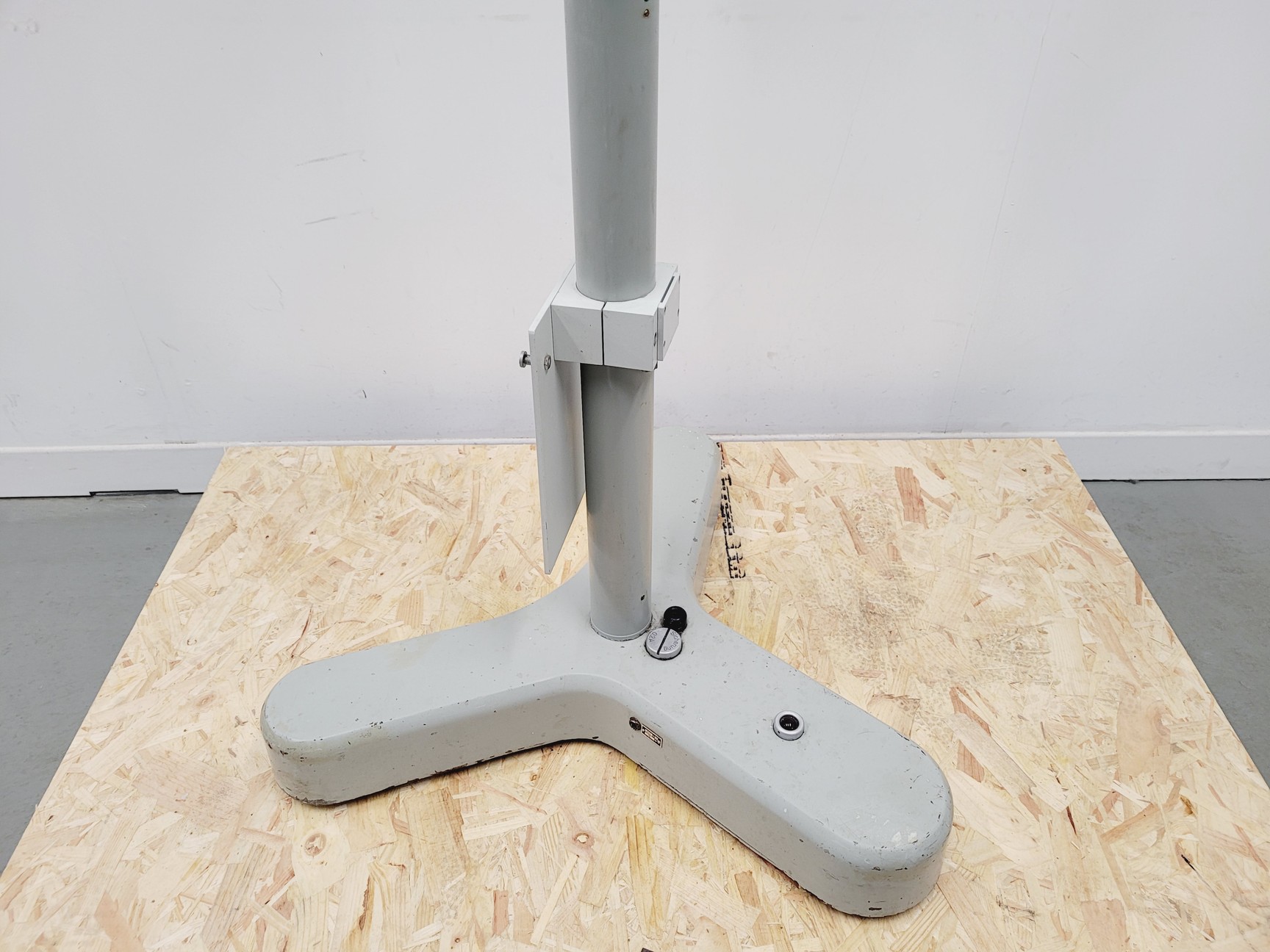 Image of Carl Zeiss Jena OPMI 1 Surgical Microscope Stand- No Microscope/Eyepieces
