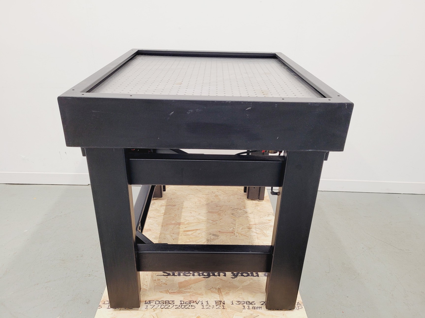 Image of TMC Optics Active Vibration Isolation Table  Model: 63-530 Metric 