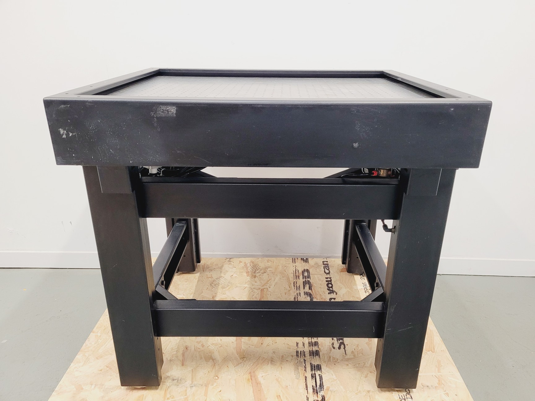 Image of TMC Optics Active Vibration Isolation Table  Model: 63-530 Metric 