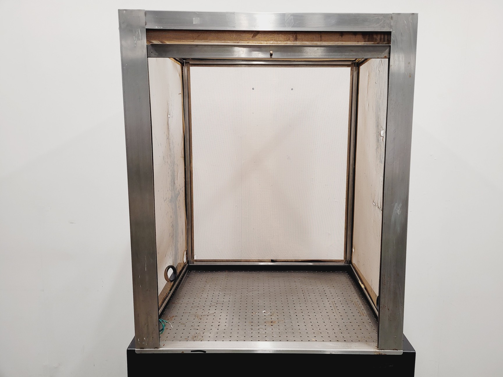 Image of TMC Active Vibration Isolation Table  Model: 63-534 With Faraday Cage Metric M6