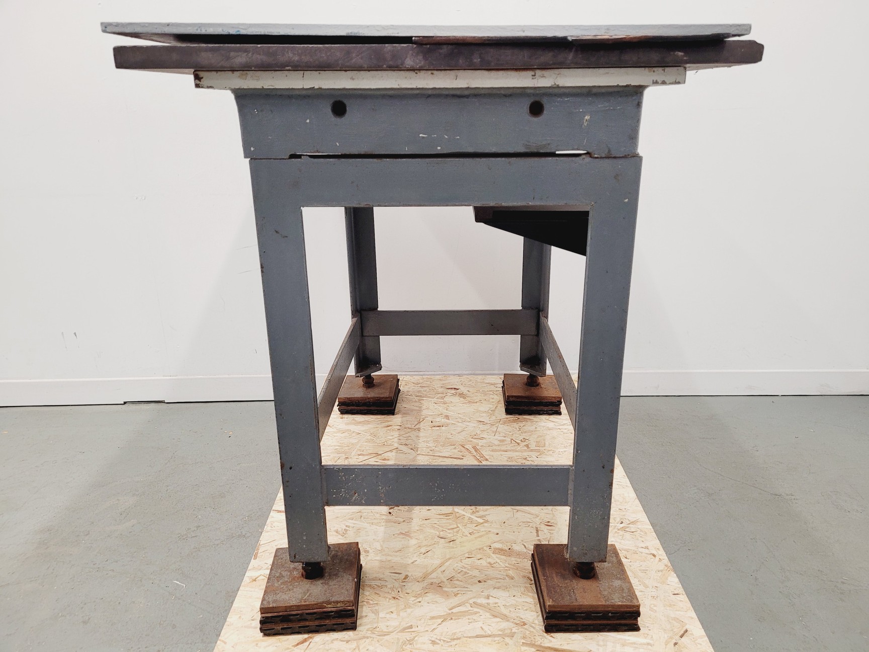 Image of Windley Bros Heavy Duty Isolation Anti Vibration Table 