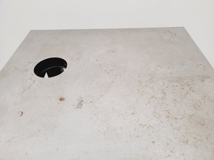 Thumbnail image of Melles Griot Anti Vibration Isolation Optical Table 90 x 75cm