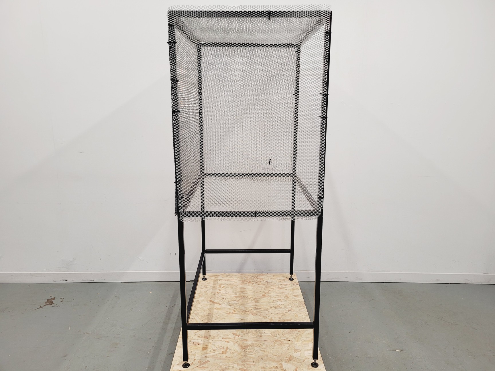 Image of Faraday Cage 4-Sided Mesh Cage 180 x 101 x 72 cm (HxWxL)