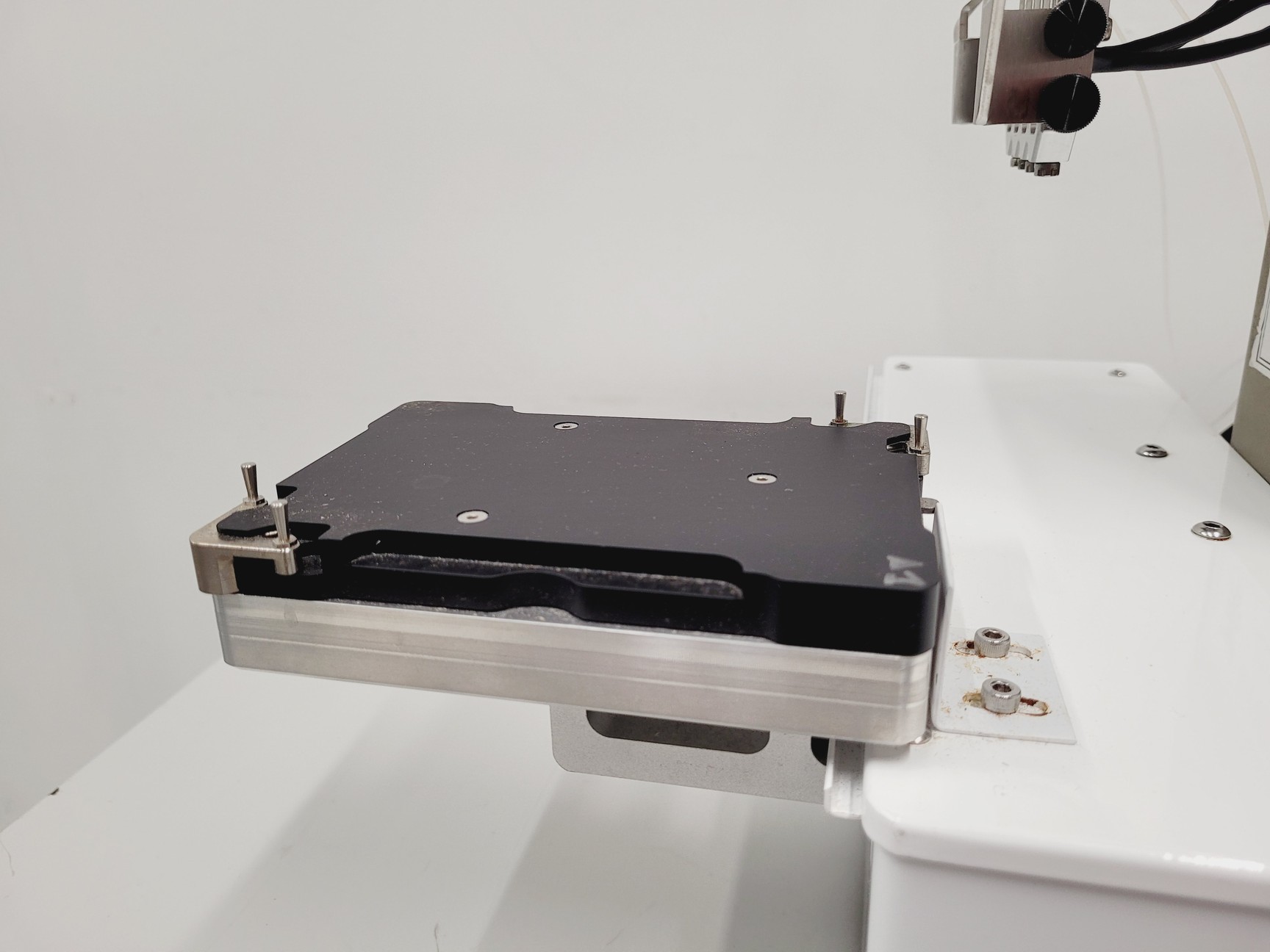 Image of Redd & Whyte Preddator Liquid Robotic Handler Lab - No Software Included 