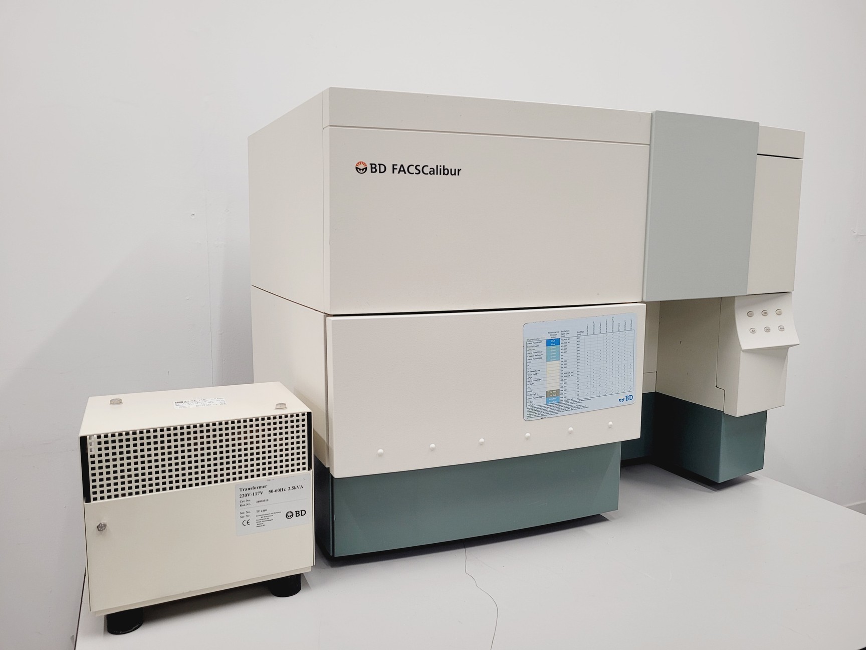 Image of BD FACSCalibur Flow Cytometer System with PC, Monitor & Software Lab