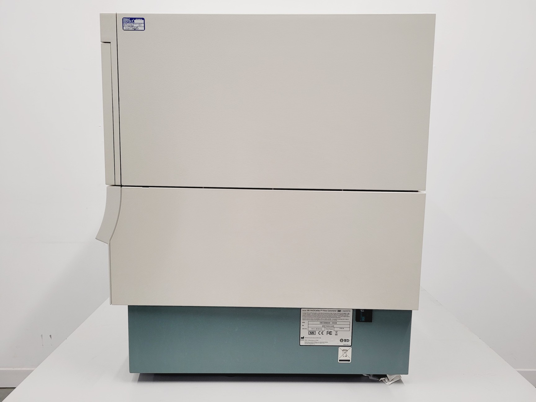 Image of BD FACSCalibur Flow Cytometer System with PC, Monitor & Software Lab