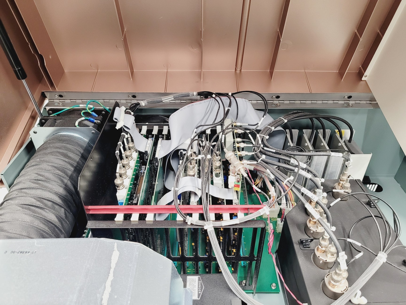 Image of BD FACSCalibur Flow Cytometer System with PC, Monitor & Software Lab