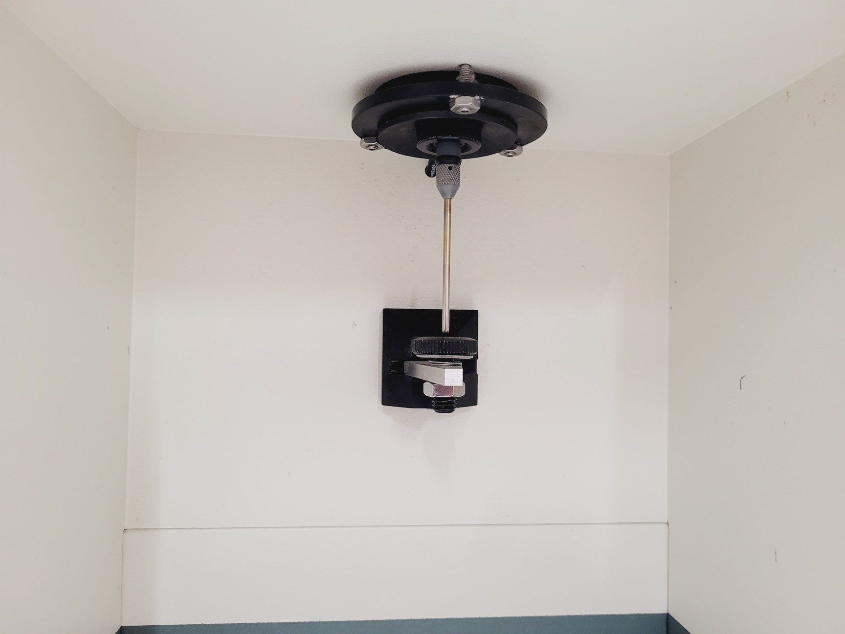 Image of BD FACSCalibur Flow Cytometer System with PC, Monitor & Software Lab