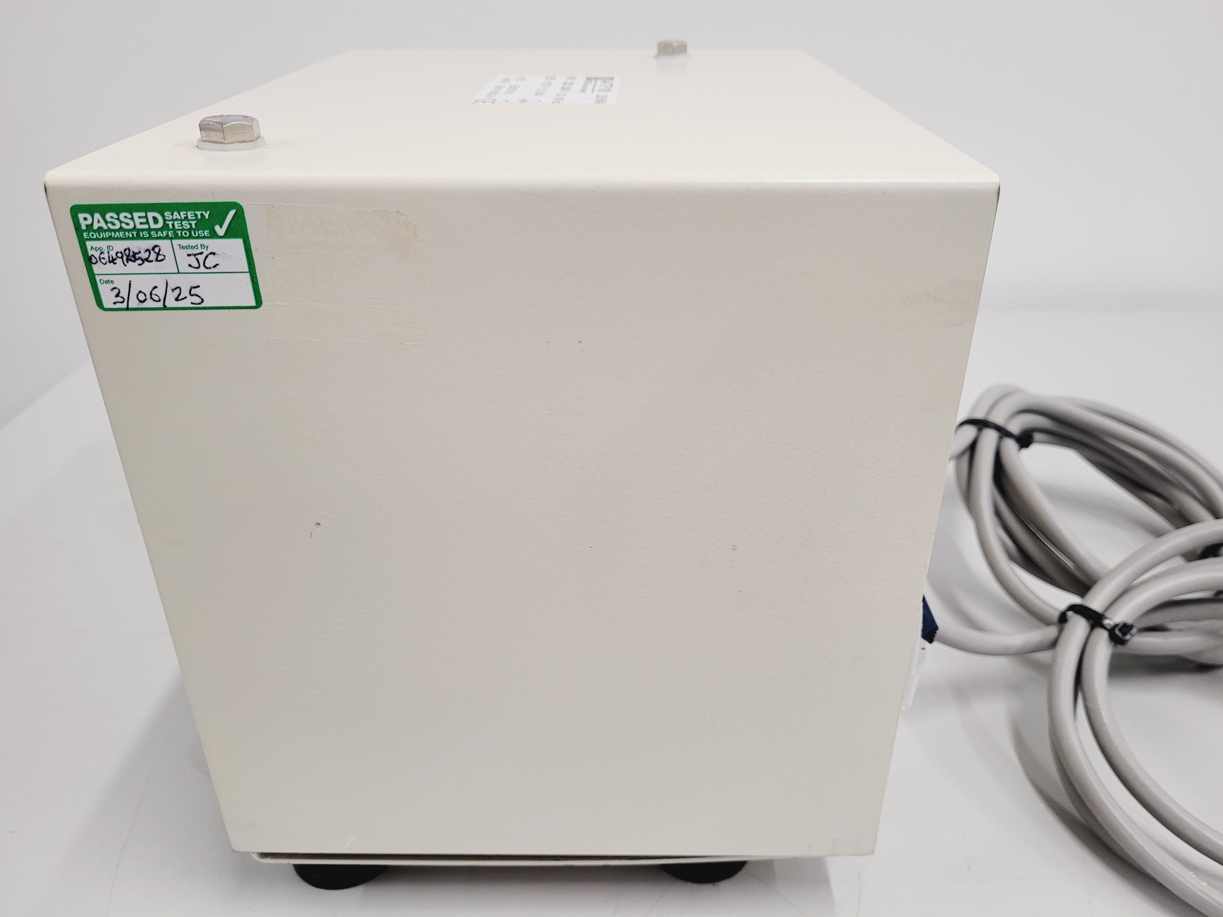 Image of BD FACSCalibur Flow Cytometer System with PC, Monitor & Software Lab