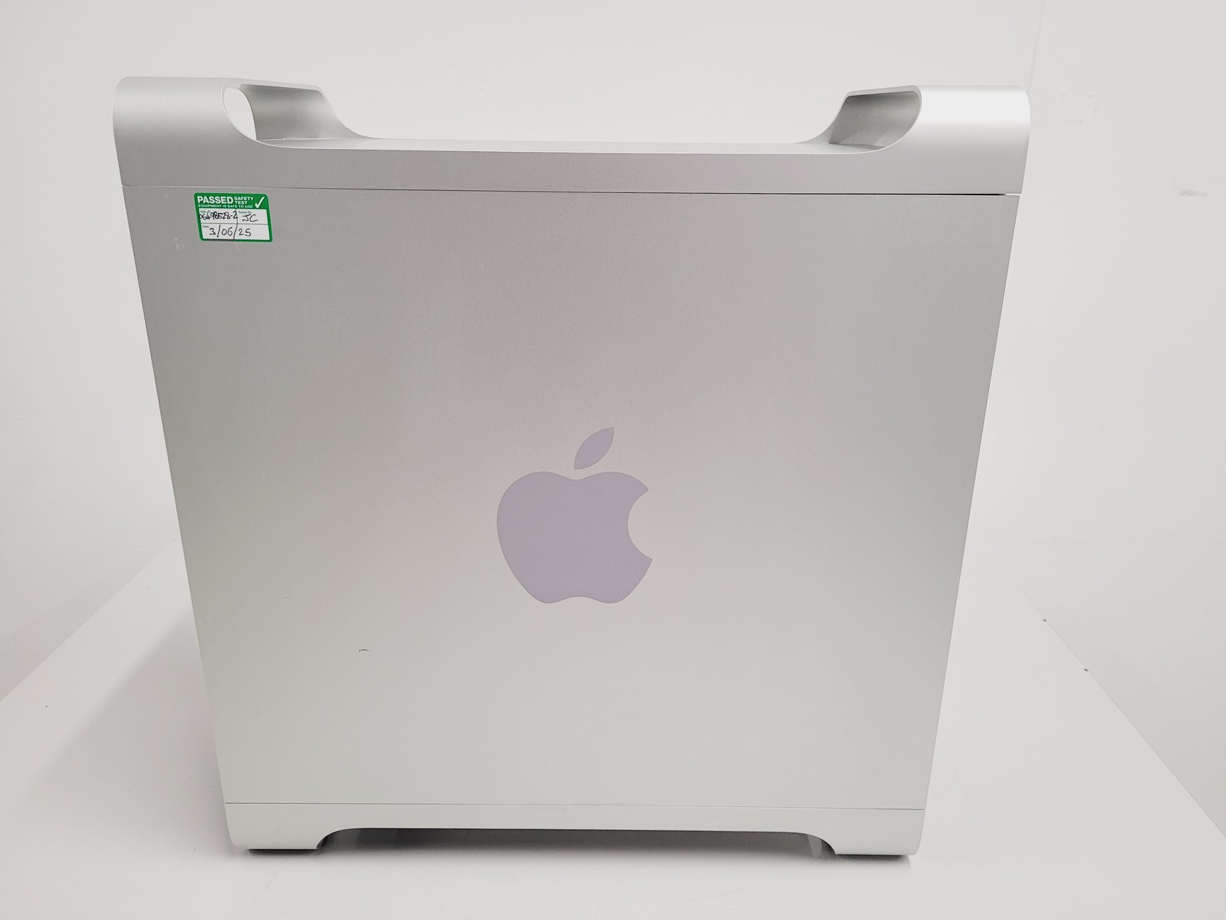 Image of BD FACSCalibur Flow Cytometer System with PC, Monitor & Software Lab