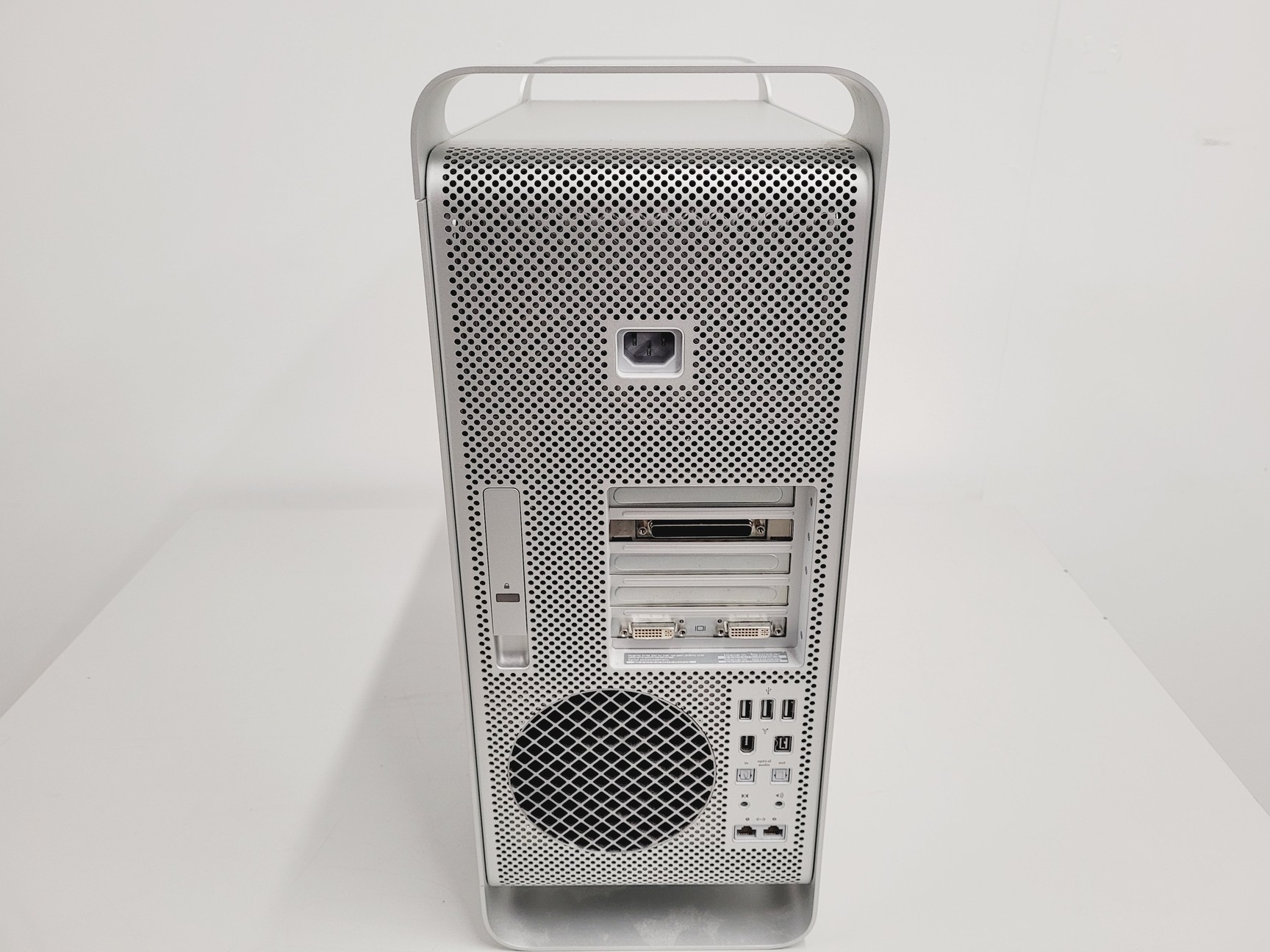 Image of BD FACSCalibur Flow Cytometer System with PC, Monitor & Software Lab
