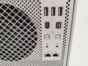 Thumbnail image of BD FACSCalibur Flow Cytometer System with PC, Monitor & Software Lab