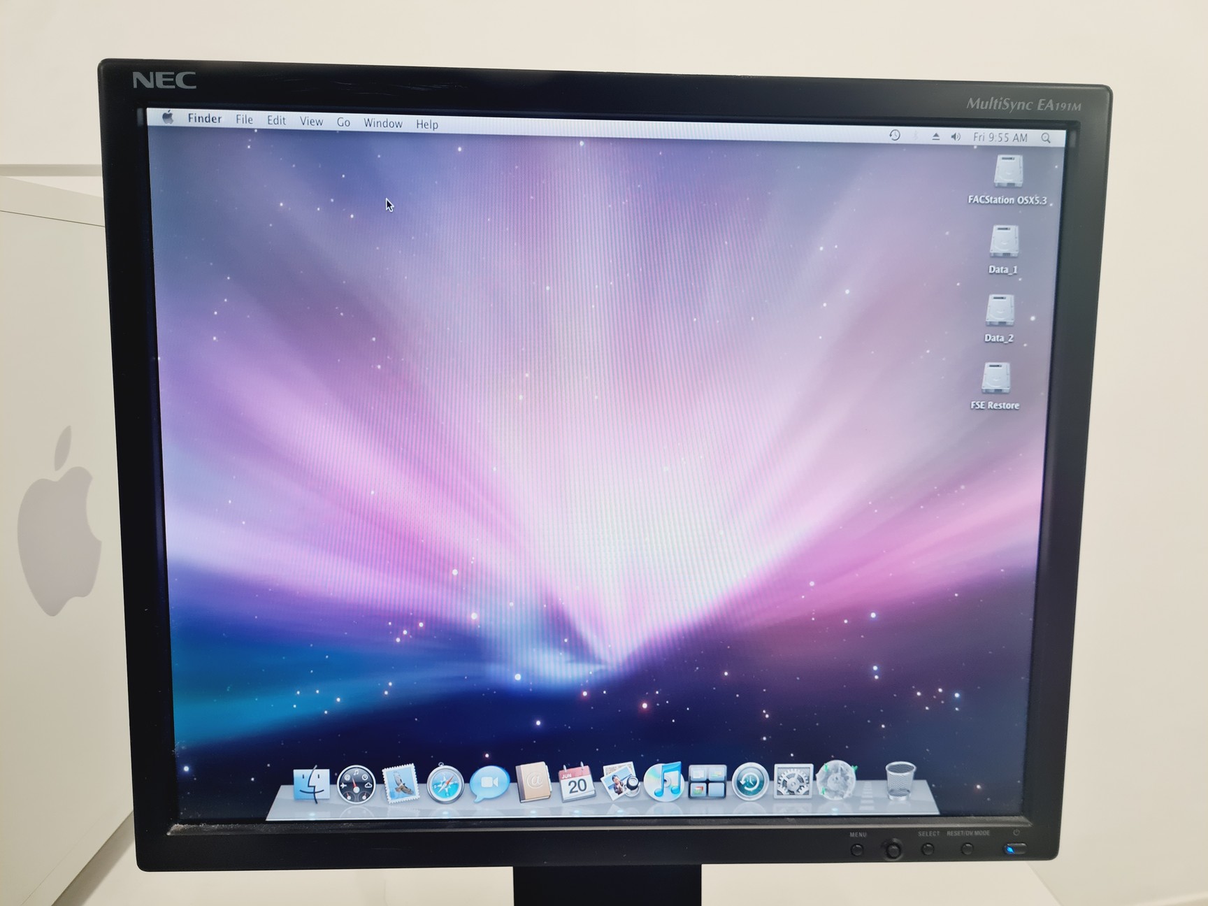 Image of BD FACSCalibur Flow Cytometer System with PC, Monitor & Software Lab