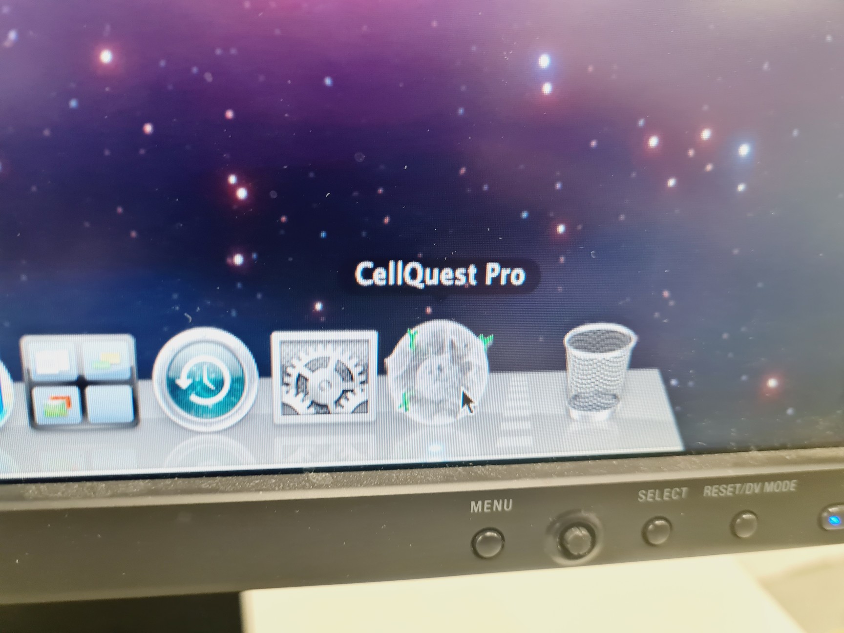 Image of BD FACSCalibur Flow Cytometer System with PC, Monitor & Software Lab