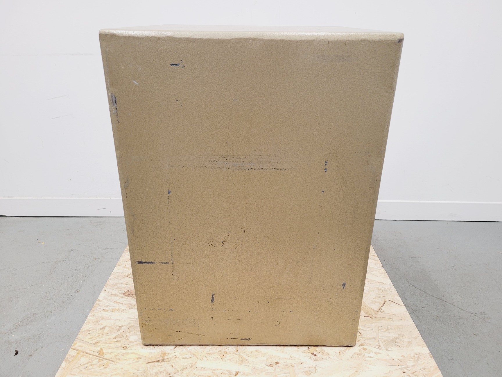 Image of Dudley Document Safe Internal 30 x 28 x 49cm With Key