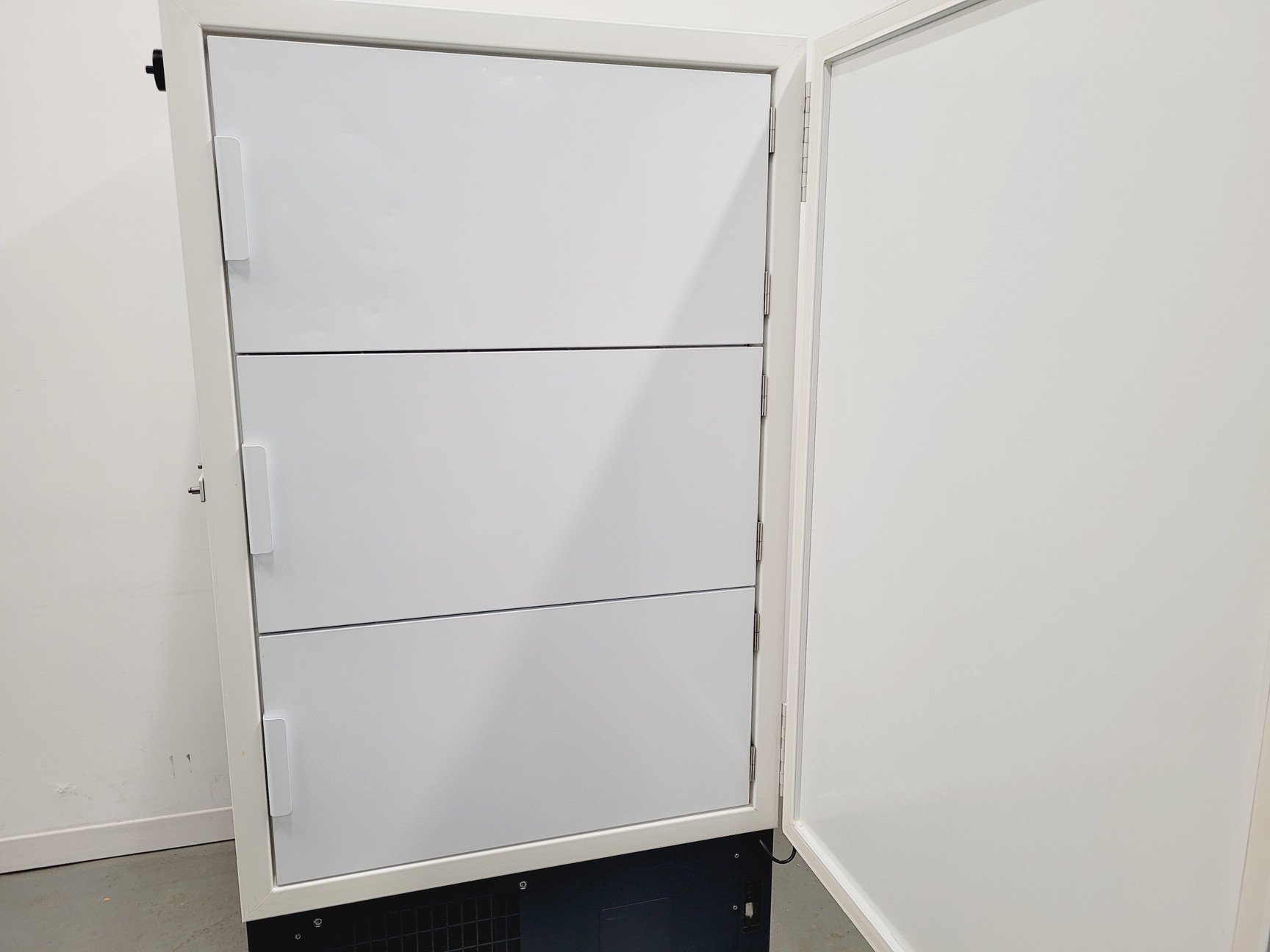 Image of New Brunswick Innova U725-G Ultra Low Temperature Freezer - Spares/Repair Lab
