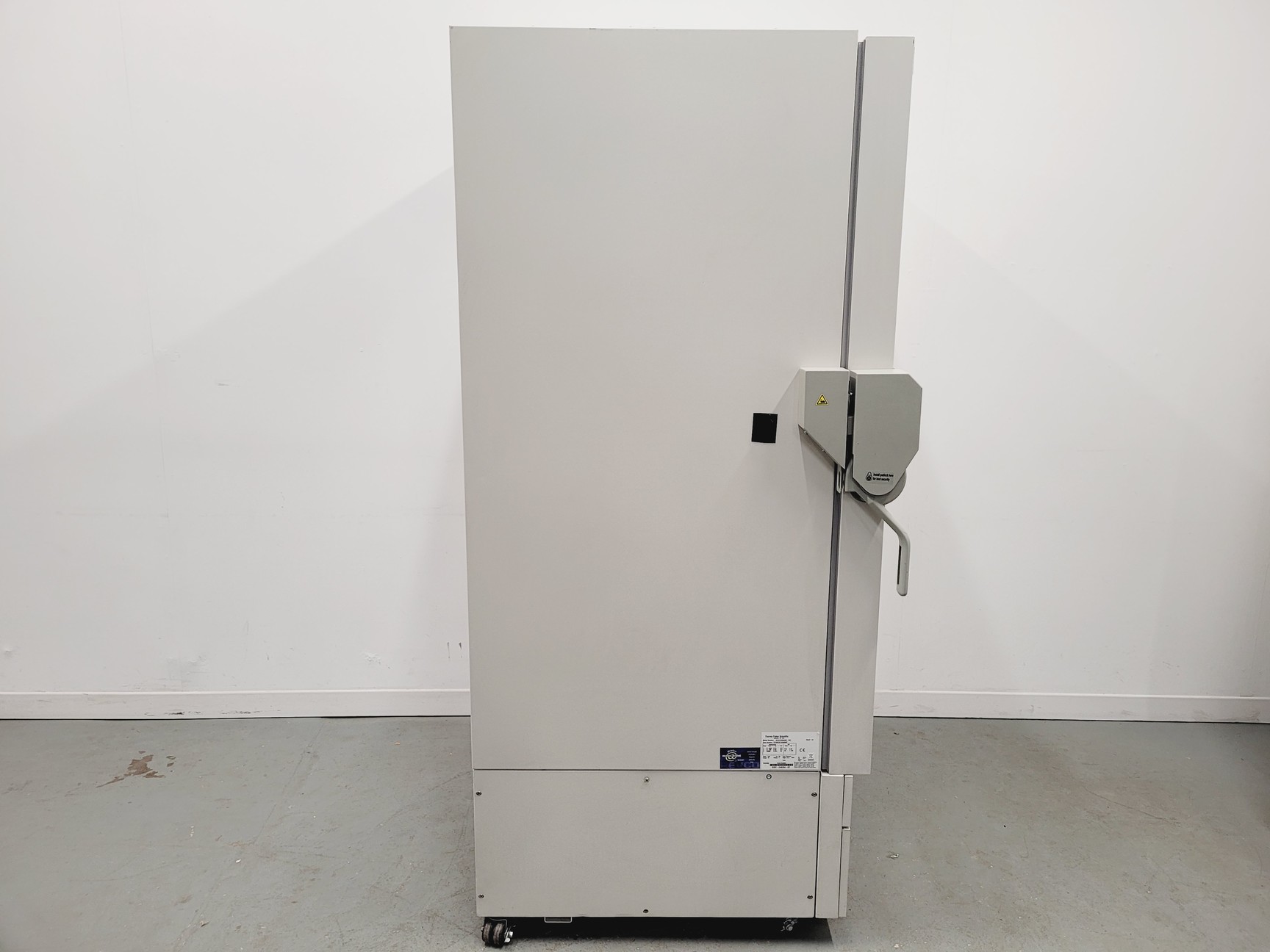 Image of Thermo Scientific HERAfreeze ULT Freezer HFU 2185 Basic-41 Lab