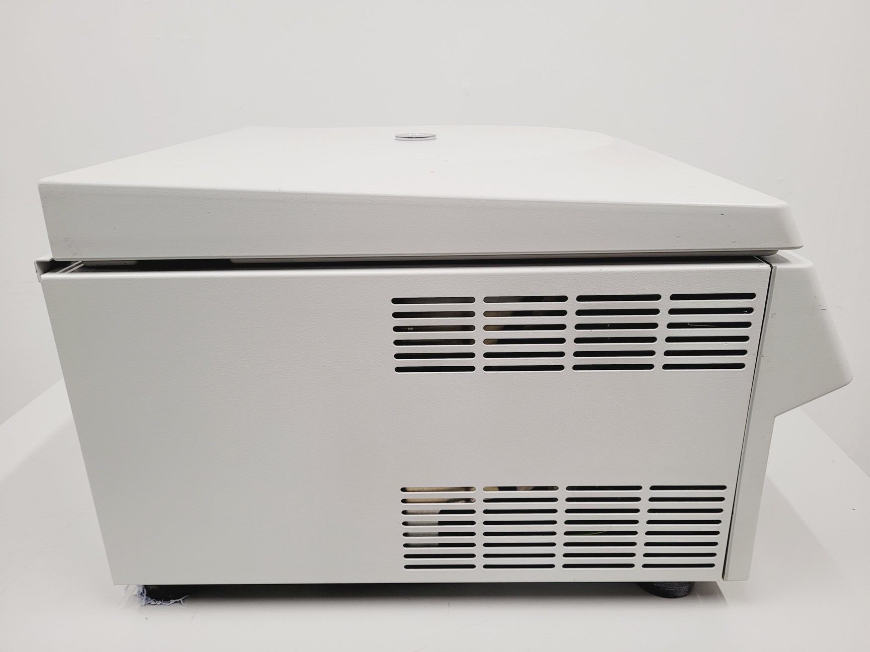 Image of Eppendorf 5804 R Benchtop Refrigerated Centrifuge With Rotor