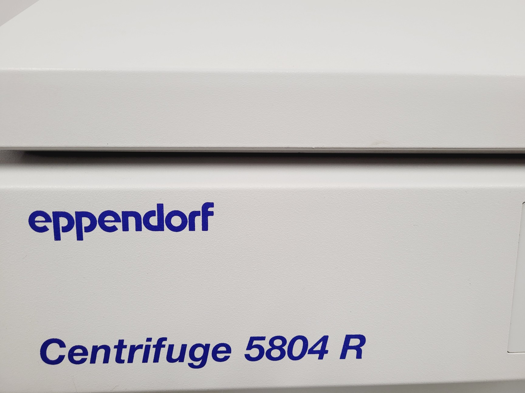 Image of Eppendorf 5804 R Benchtop Refrigerated Centrifuge With Rotor