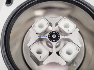 Thumbnail image of Eppendorf 5804 R Benchtop Refrigerated Centrifuge With Rotor