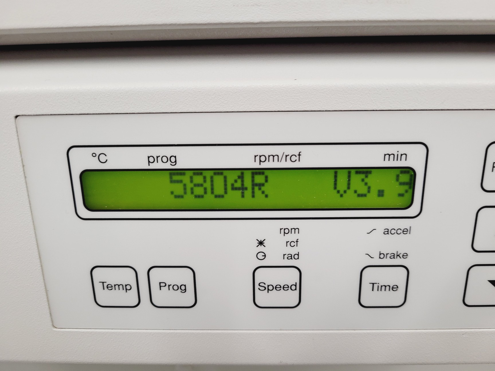 Image of Eppendorf 5804 R Benchtop Refrigerated Centrifuge With Rotor