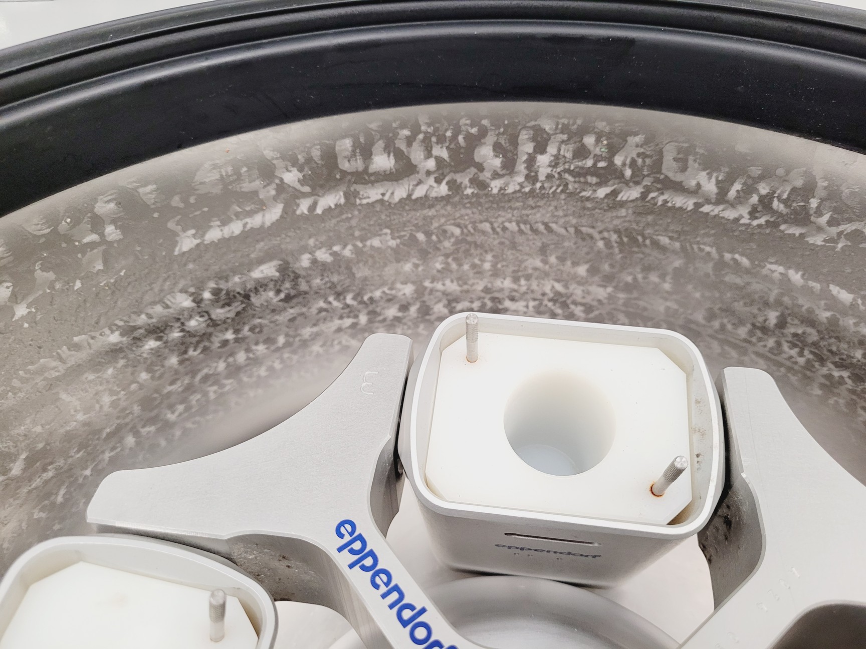 Image of Eppendorf 5804 R Benchtop Refrigerated Centrifuge With Rotor