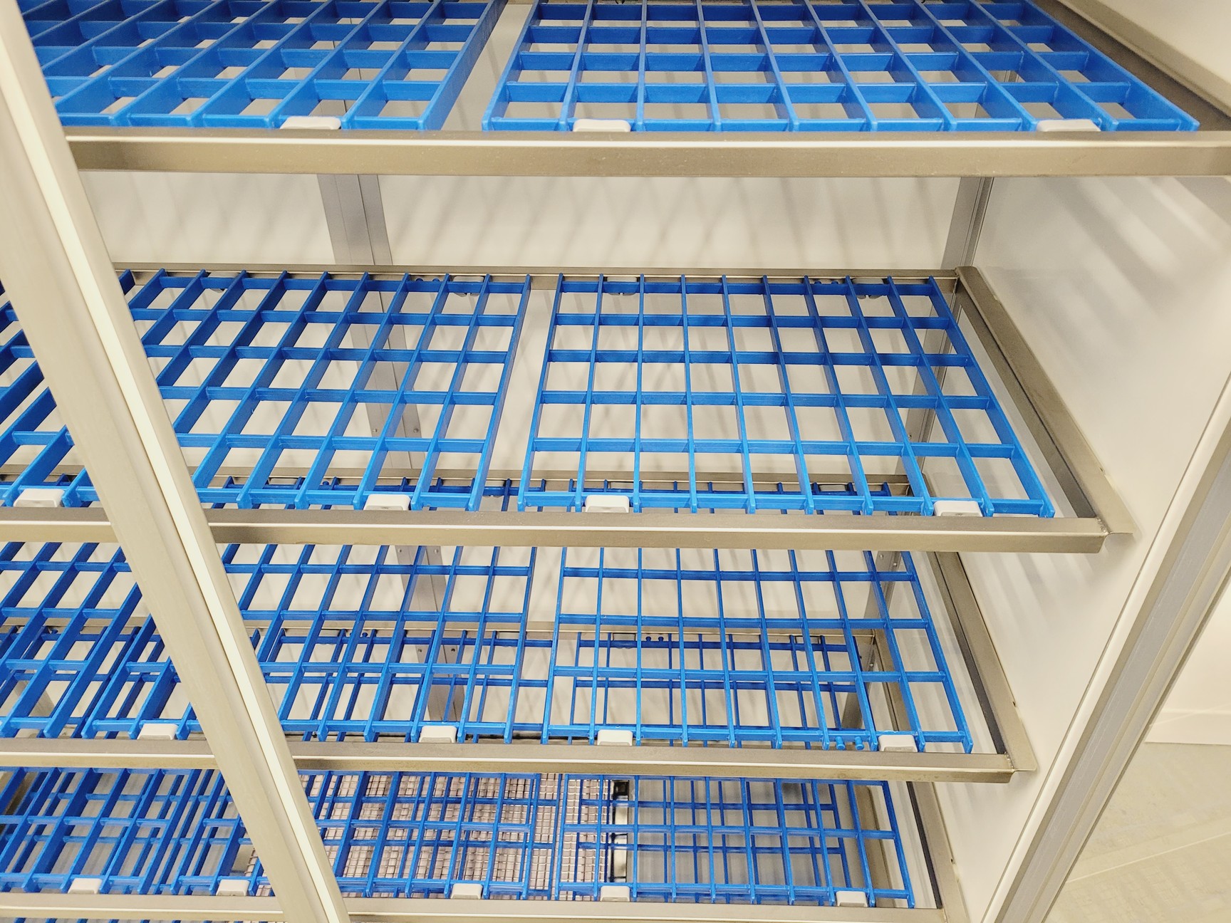 Image of Scanbur Scantainer Cabinet Type 50-SCNT-1-110 - Animal Welfare Lab