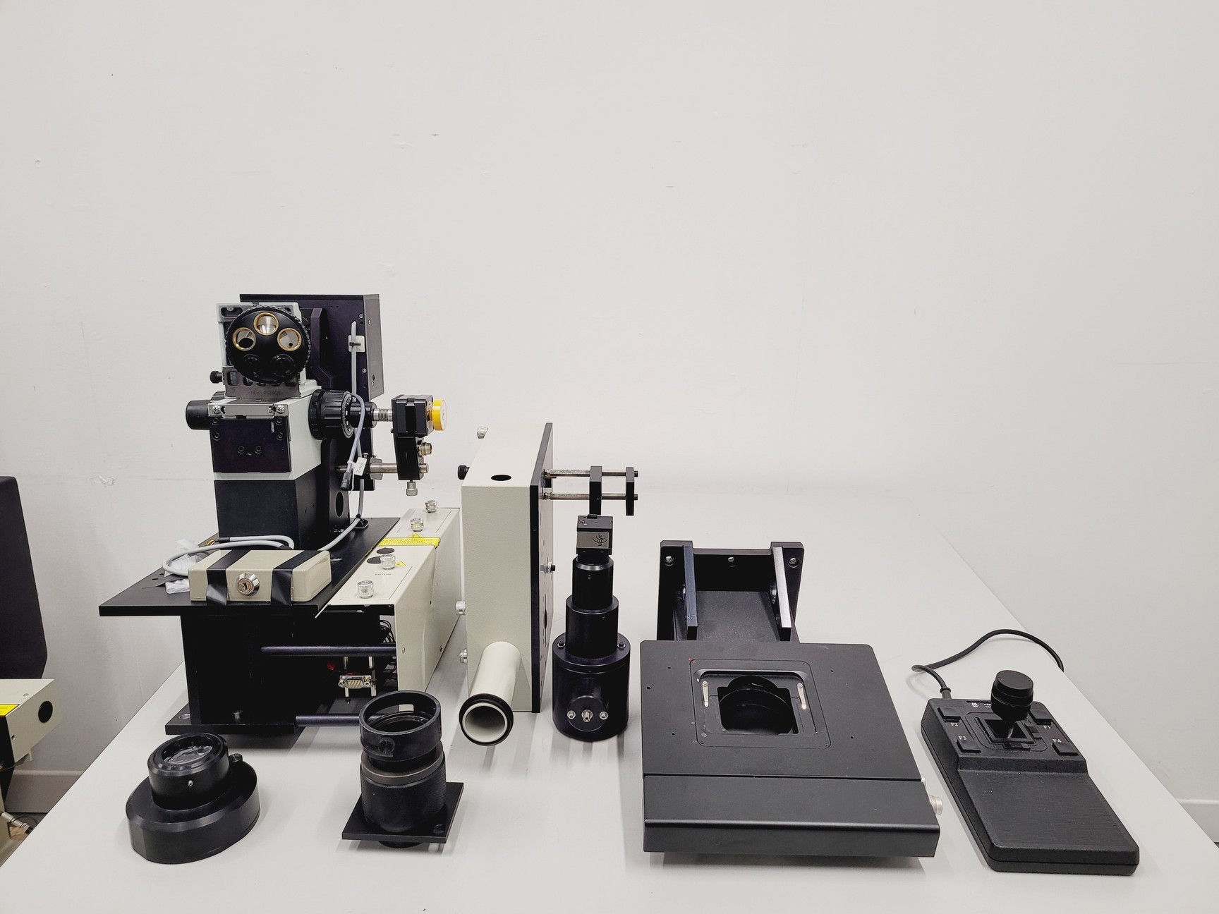 Image of Horiba T64000 Raman Spectrometer System w/ LabSpec Software - Spares/Repair Lab