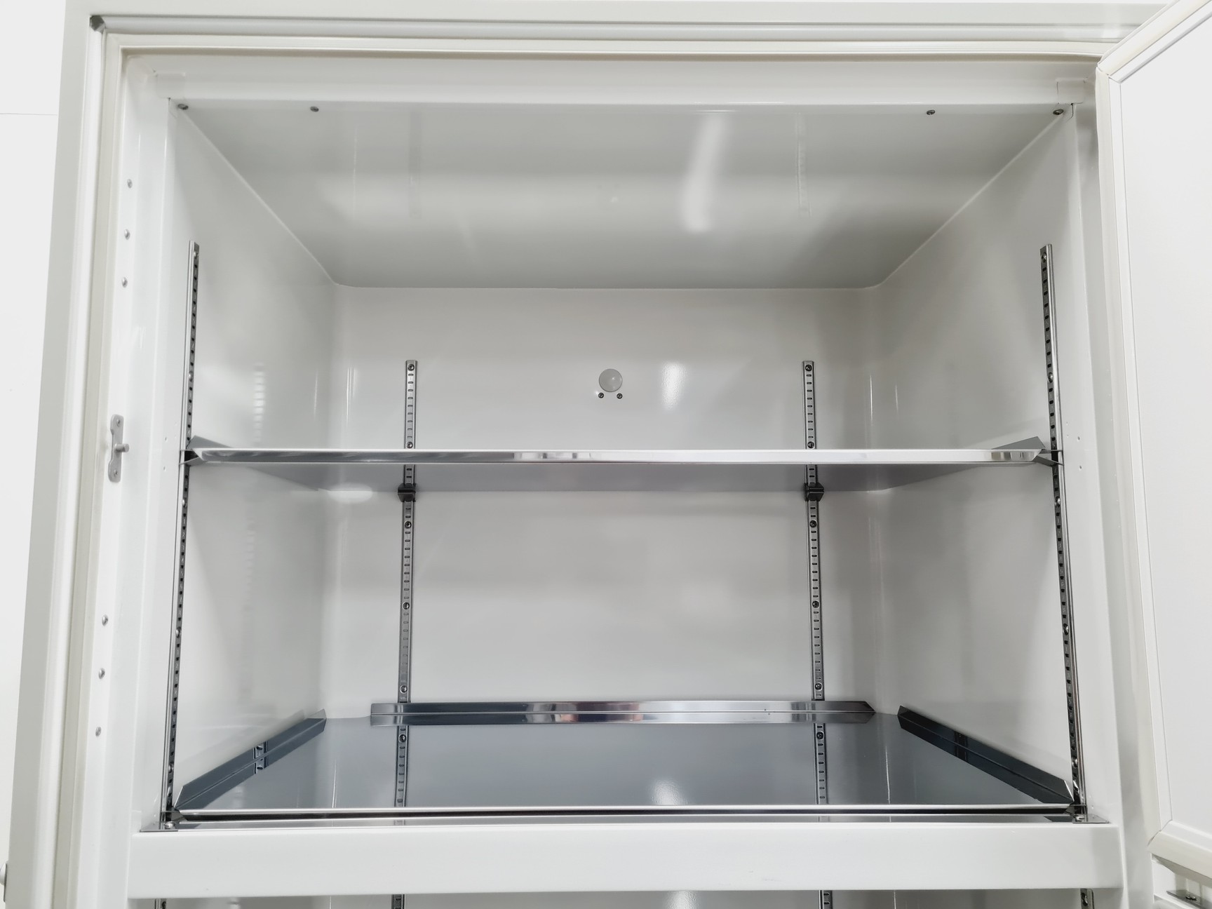 Image of Panasonic Ultra-Low Temperature Freezer KM-DU73Y1 -86 ULT Lab
