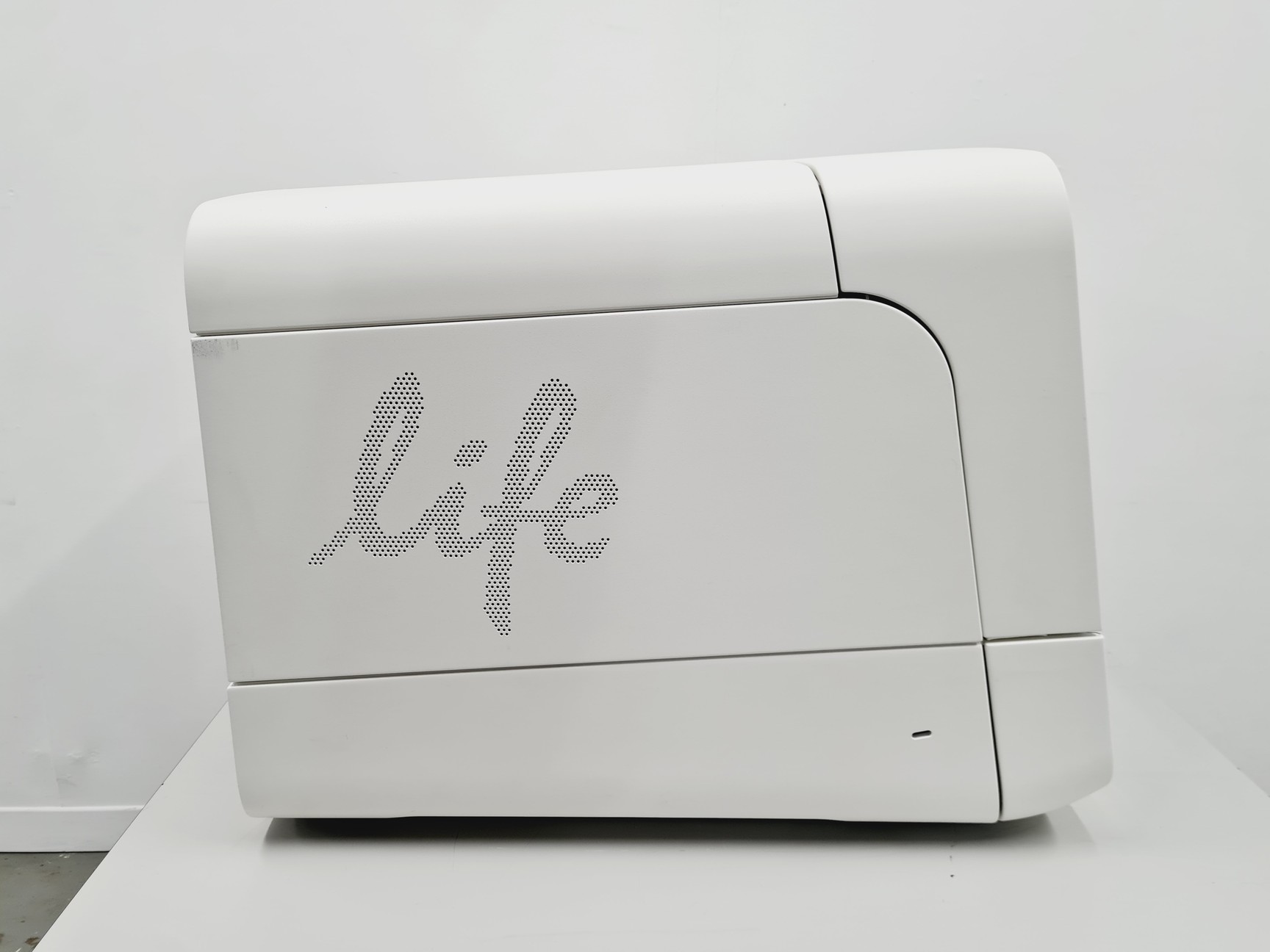Image of Life Technologies Ion Torrent System - Proton Semiconductor Sequencer & Ion Chef