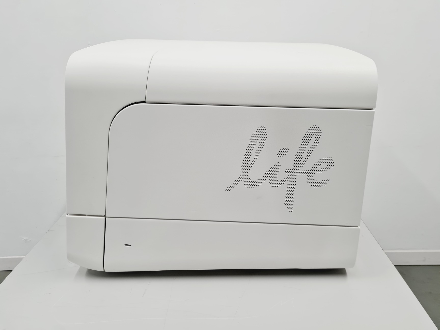 Image of Life Technologies Ion Torrent System - Proton Semiconductor Sequencer & Ion Chef
