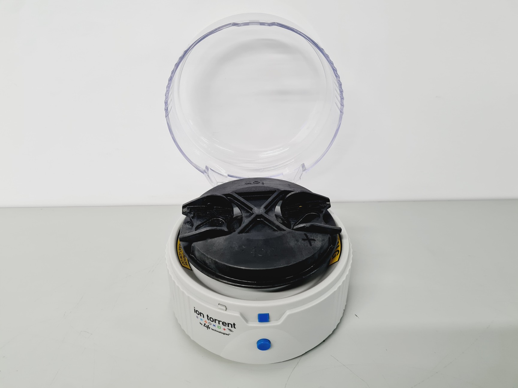 Image of Life Technologies Ion Torrent System - Proton Semiconductor Sequencer & Ion Chef