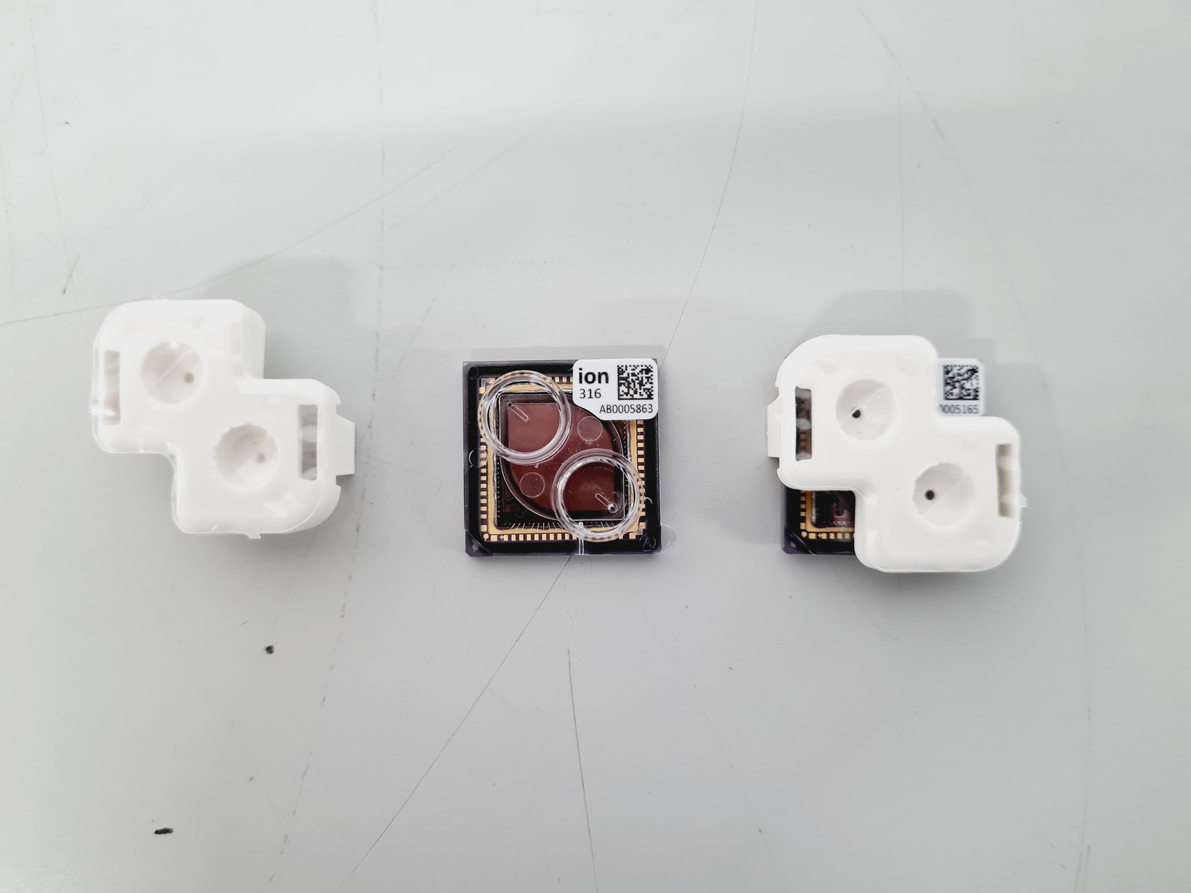Image of Life Technologies Ion Torrent System - Proton Semiconductor Sequencer & Ion Chef