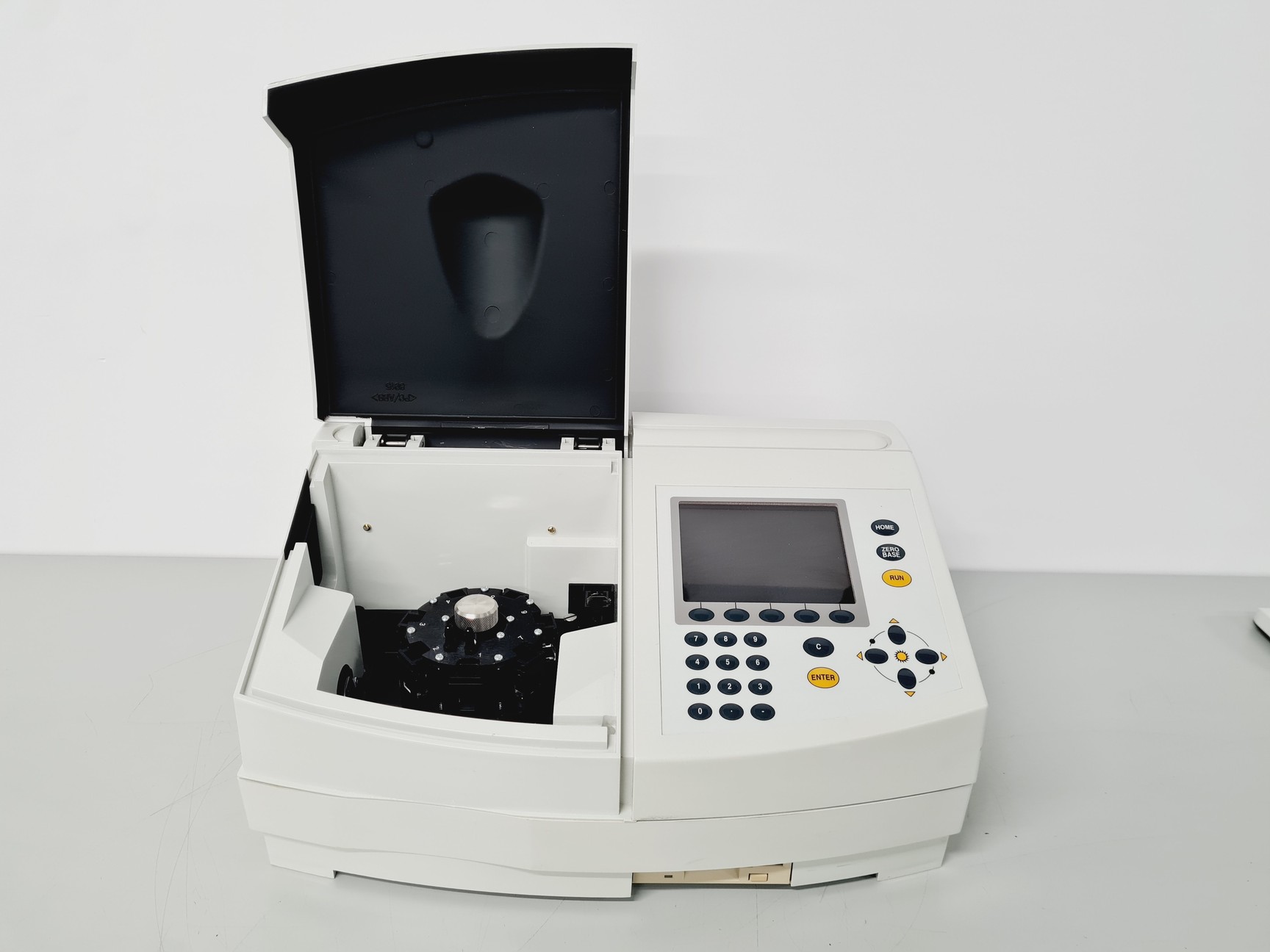Image of Thermo Helios Alpha UV/VIS Spectrophotometer Lab