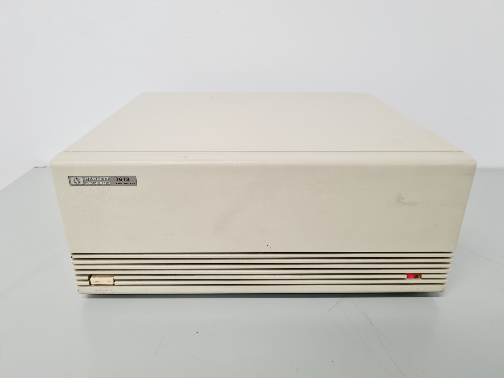 Image of Hewlett Packard 5890 GC System w/ HP 7673 Autosampler, Injector & Controller HP
