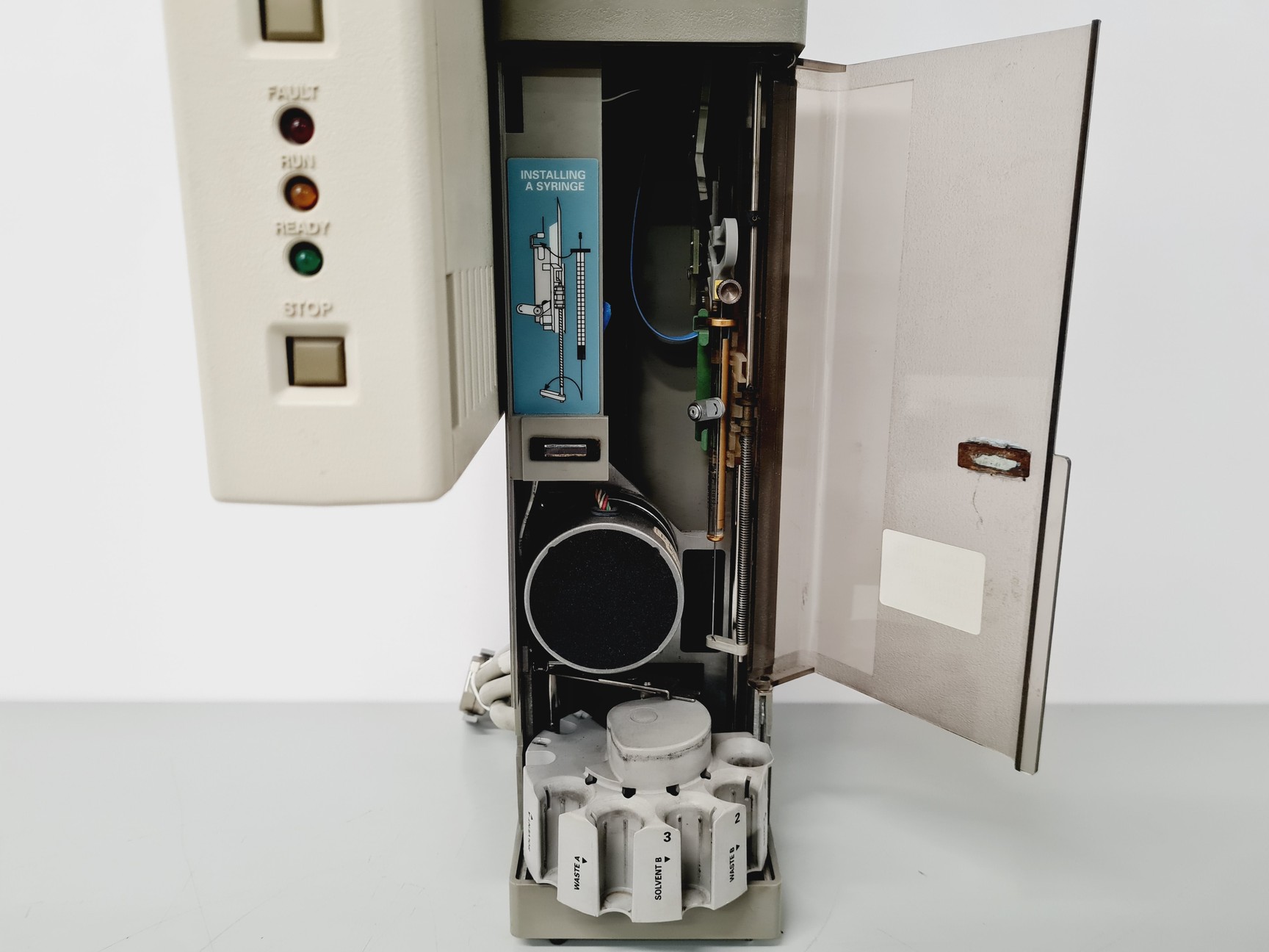 Image of Hewlett Packard 5890 GC System w/ HP 7673 Autosampler, Injector & Controller HP
