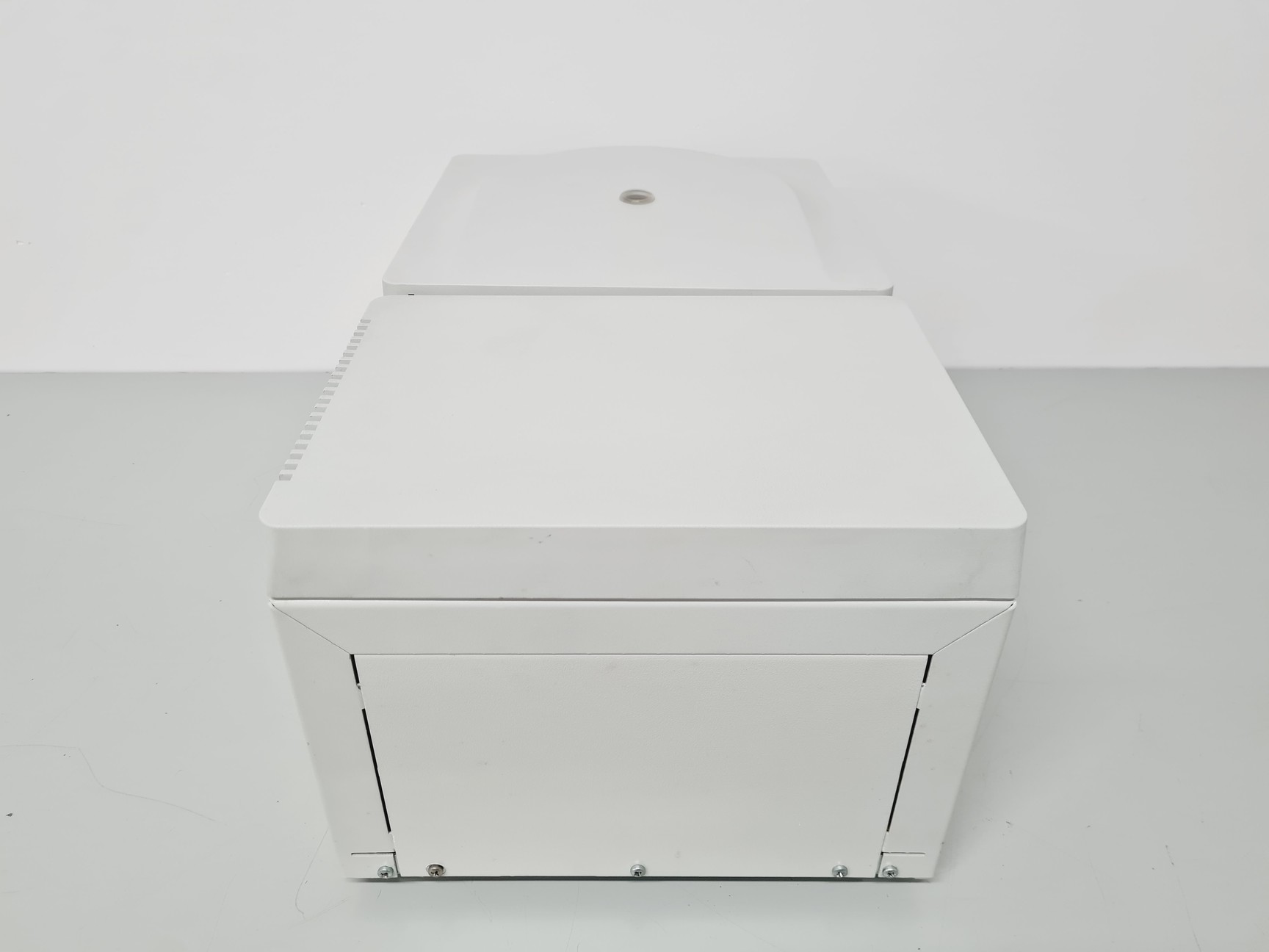 Image of Eppendorf Centrifuge 5417R w/ FA45-30-11 Rotor 14000RPM Lab